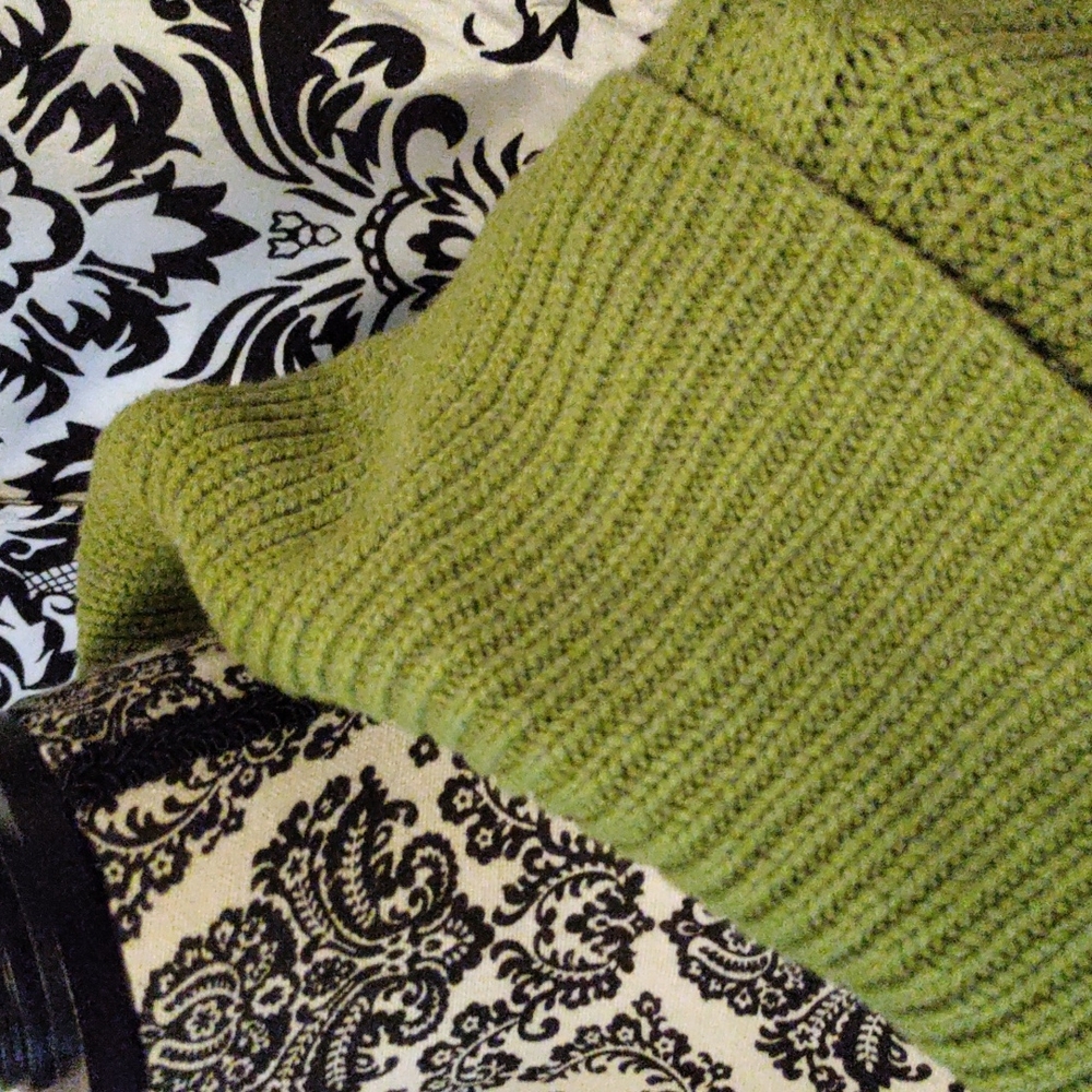 Green sweater Medium(12/14) - Picture 7 of 7